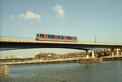 West India Docks - DLR07