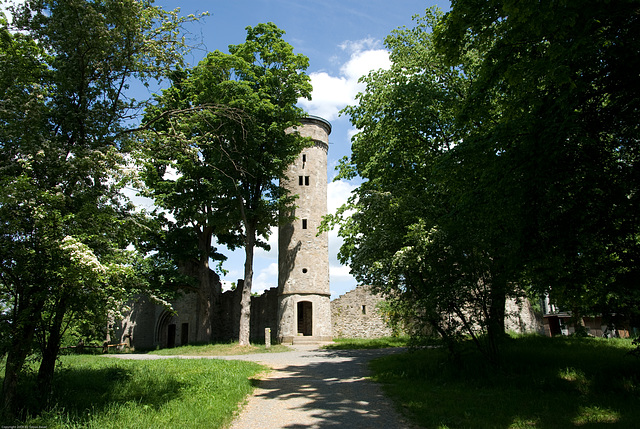 "Burgruine" am Labyrinth