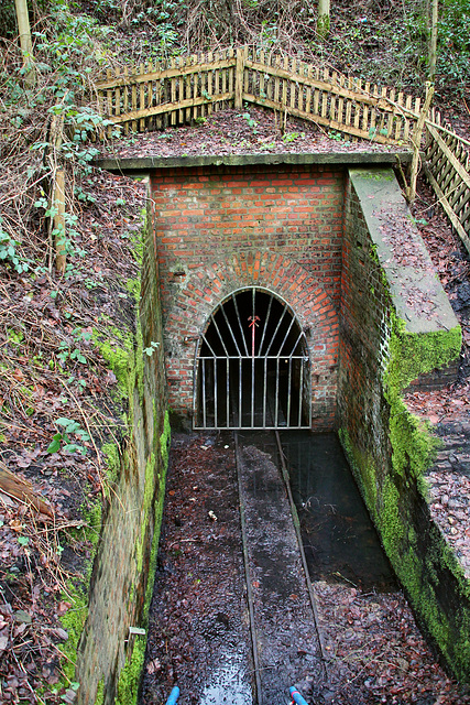 Park am Malakowturm: Mundloch des Wasserstollens von Alte Haase 1/2 (Sprockhövel) / 24.12.2017