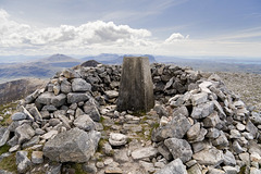 Quinag: Sàil Gharbh summit shelter and trig point