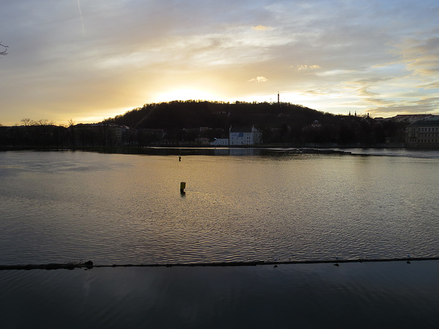 Le soir sur la colline de Petrin.