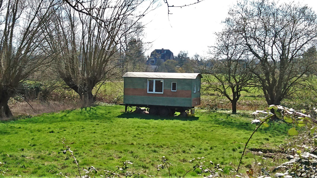 Ohne nähere Nachbarn.