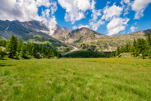 Hiking path to Lago di Dres