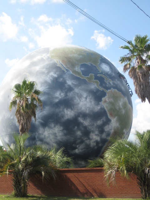 What in the "WORLD" is this? :)   a giant water tank in Savannah, Georgia, USA