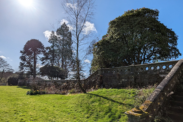 Overtoun House Gardens