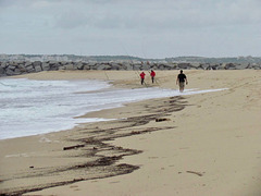 Pescadores near breakwater, Alvor (2011)