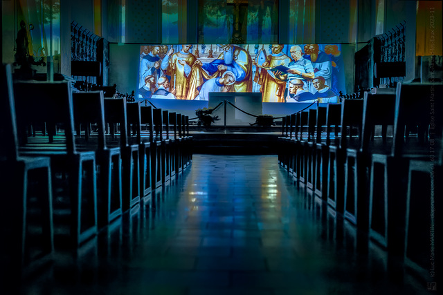 Vidéomapping inside a church