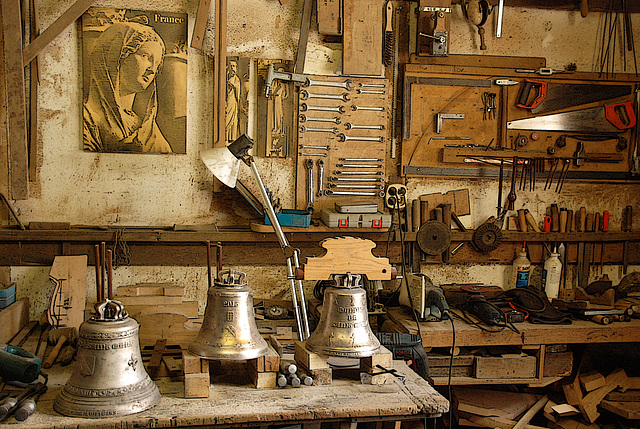 Un des ateliers de la fonderie Bollée Un des ateliers de la fonderie Bollée