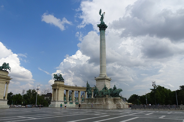 Heroes' Square