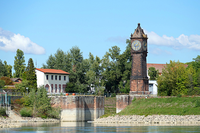 Pegeluhr an der Kammerschleuse Ludwigshafen