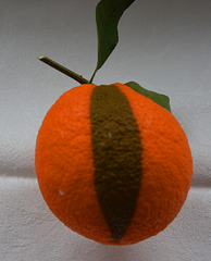 Orange gestreift