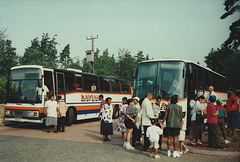 Davian Coaches D29 CAC and A61 SEV at Barton Mills - 19 Aug 1995 (281-03)