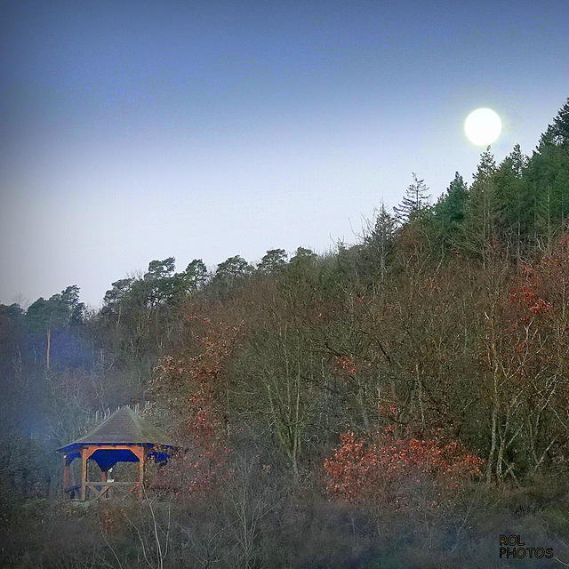 Lever du jour avec le coucher de Lune