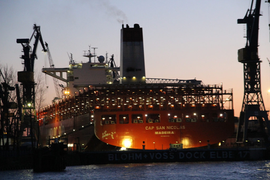 CAP SAN NICOLAS im Dock