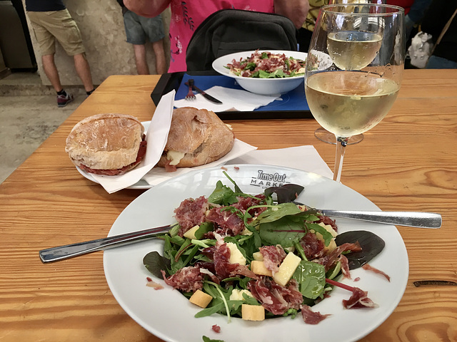 Bonne cantine au Mercado da Ribeira