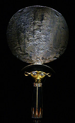 Miroir de la princesse Sathathoriounet - Argent , or , obsidienne , lapir-lazuli .