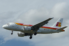 EC-LEI approaching Heathrow - 6 June 2015