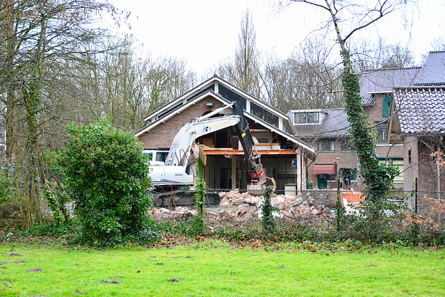 Demolition of some of the buildings of the former TNO laboratory