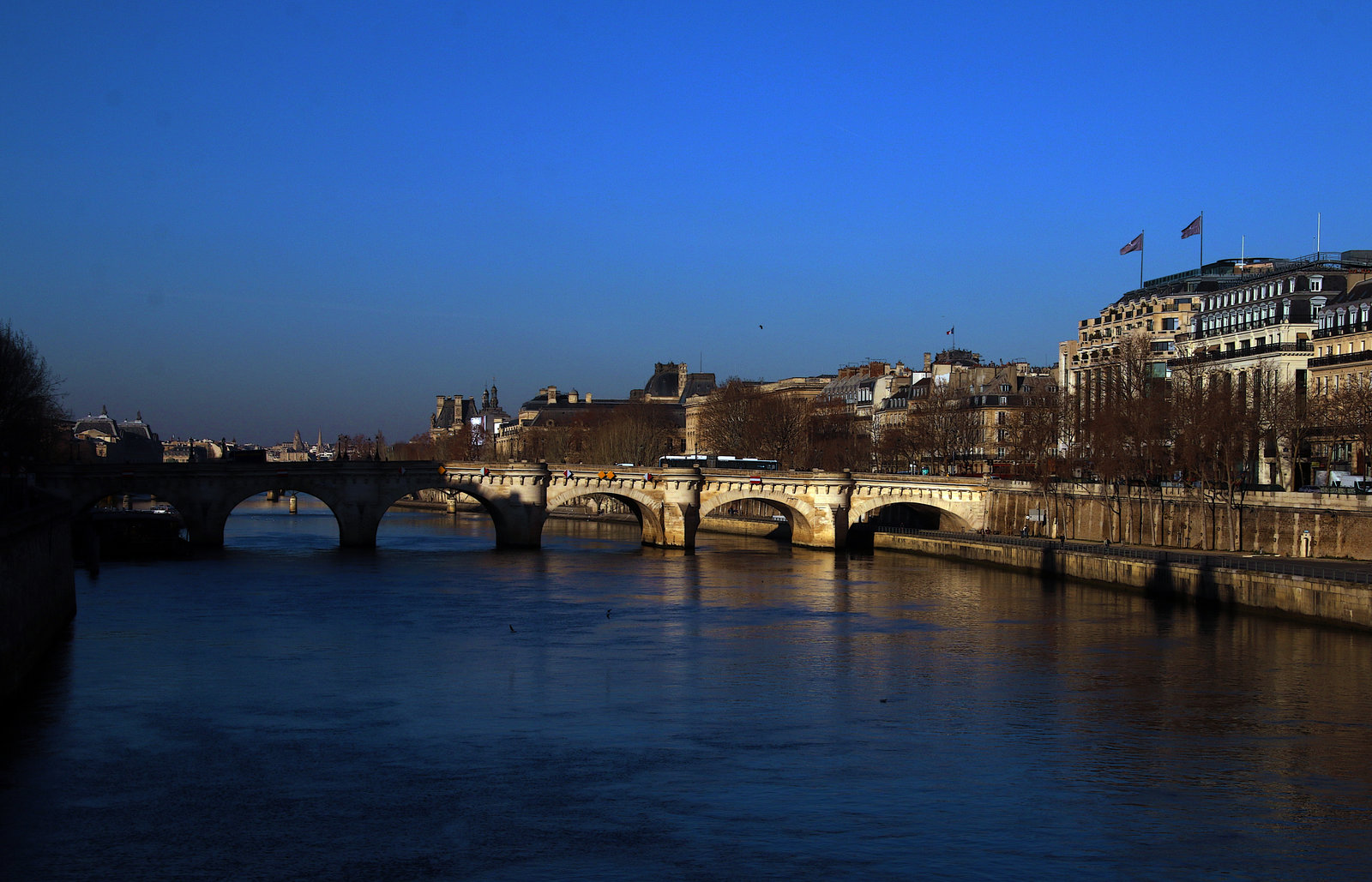 Le Pont Neuf , à Paris