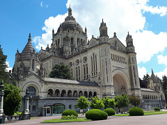 La basilique de ste Thérèse de Lisieux