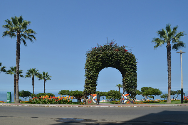 Lima, Green Arch in Parque del Amor