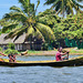 P1250150- Pirogue familiale - Canal des Pangalanes  17 novembre 2019