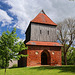 Dambeck, Dorfkirche im Frühling