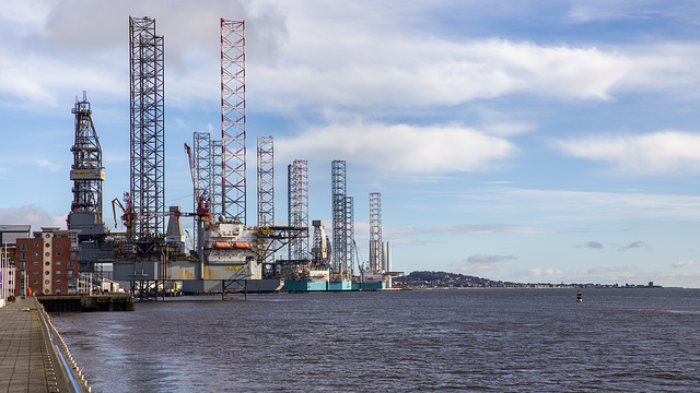 River Tay, Looking towards Broughty Castle