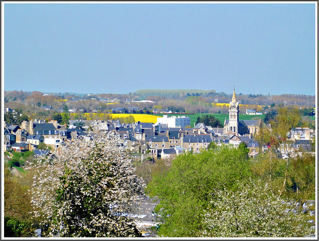 Vue vers Plancoet depuis la colline de Brandefert