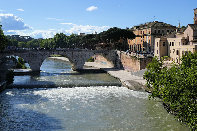 Ponte Cestio mit Tiberinsel (rechts) (PiP)