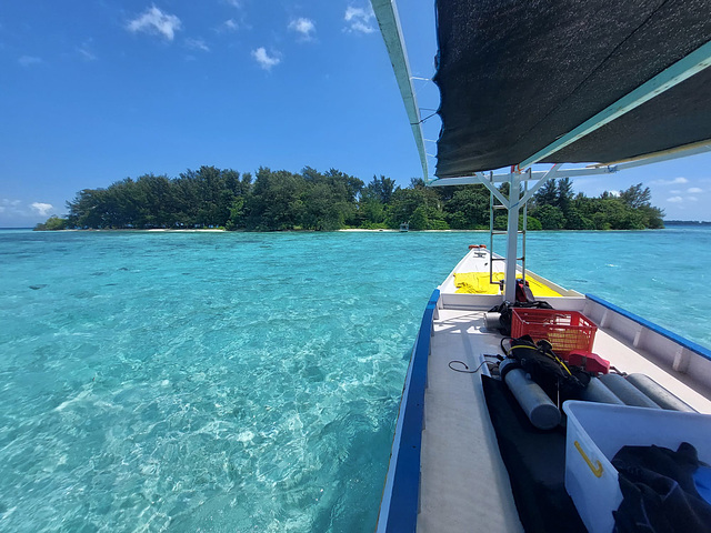 Towards Pulau Cemara besar.