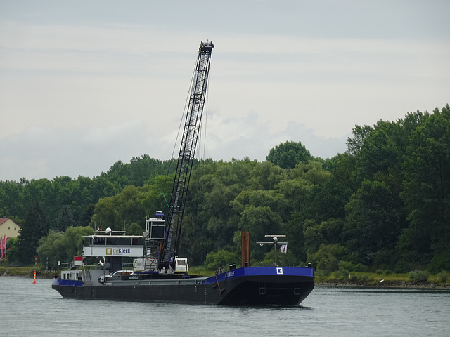 Arbeiten an der Fahrrinne bei Neuburg am Rhein durch die Firma deKlek aus Wekendam