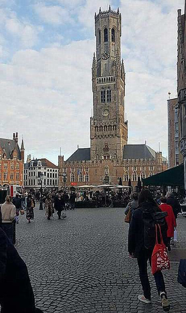 Le Beffroi Du coté de Bruges .