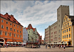 Regensburg, Haidplatz: Zum Goldenen Kreuz