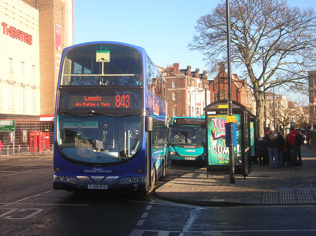 Yorkshire Coastliner 416 (FJ08 BYU) and Arriva 4650 (NK05 GXD) in Scarborough - 11 Nov 2012 (DSCN9372)