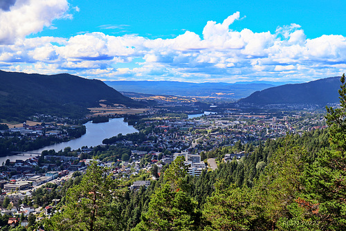 Blick vom Bragernesåsen auf den nördlichen Teil von Drammen