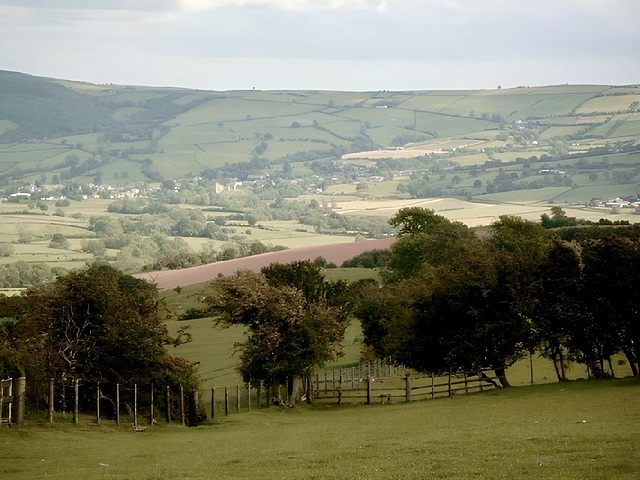 Looking towards Clun on the decent from Cefns.