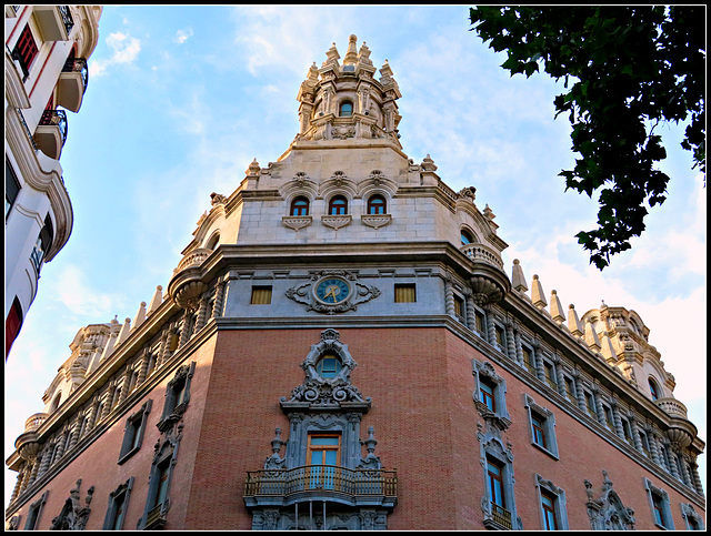 Valencia: edificio de la antigua Caja de Ahorros, 3