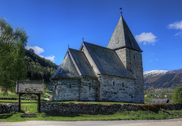 Hove church, Vik i Sogn.