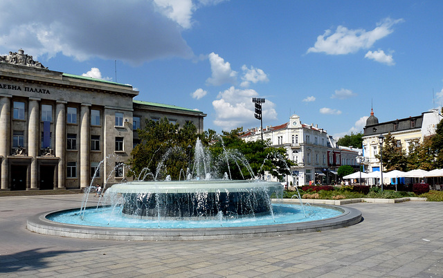 Ruse- Fountain and Courthouse in Liberation Square