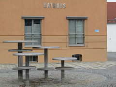 Rathaus Teublitz mit Brunnen