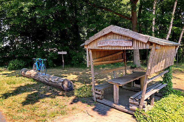 Happy Bench Monday! (PiP)