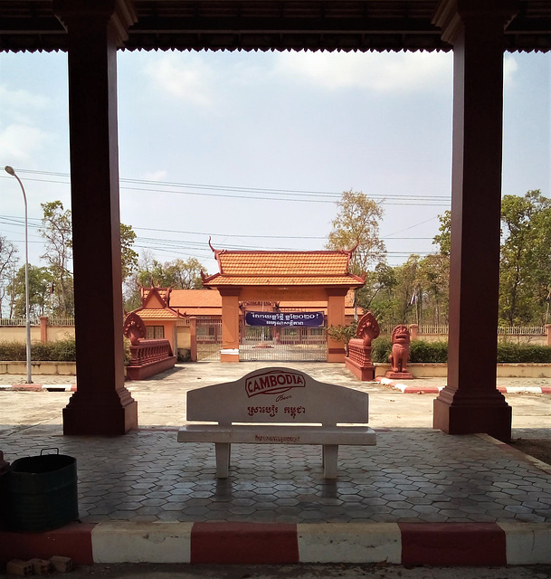 Banc cambodgien / Cambodia bench