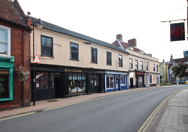 ipernity: The Three Tuns and No.2 Earsham Street, Bungay, Suffolk - by ...