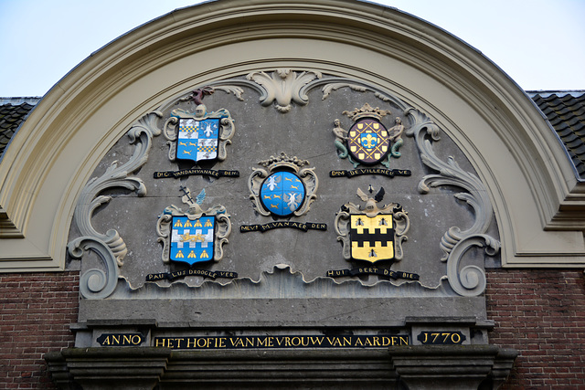 Leerdam 2015 – Fronton of the almshouse of Mevrouw van Aarden