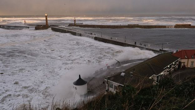 whitby - outside 13Jan2017