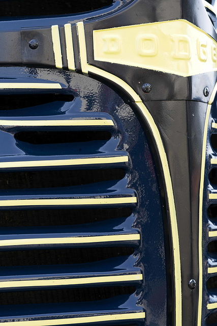 Dodge grille