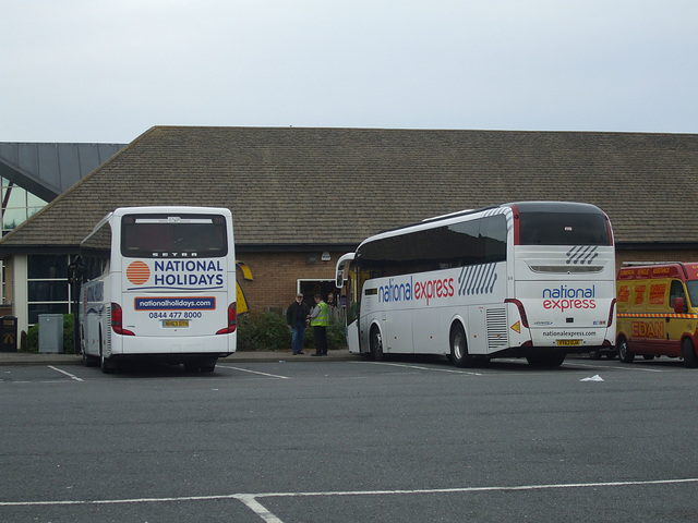 DSCF1450 National Holidays NH63 DYH and East Yorkshire YY63 OJA - 29 Aug 2015