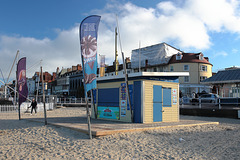 Beach retail hut