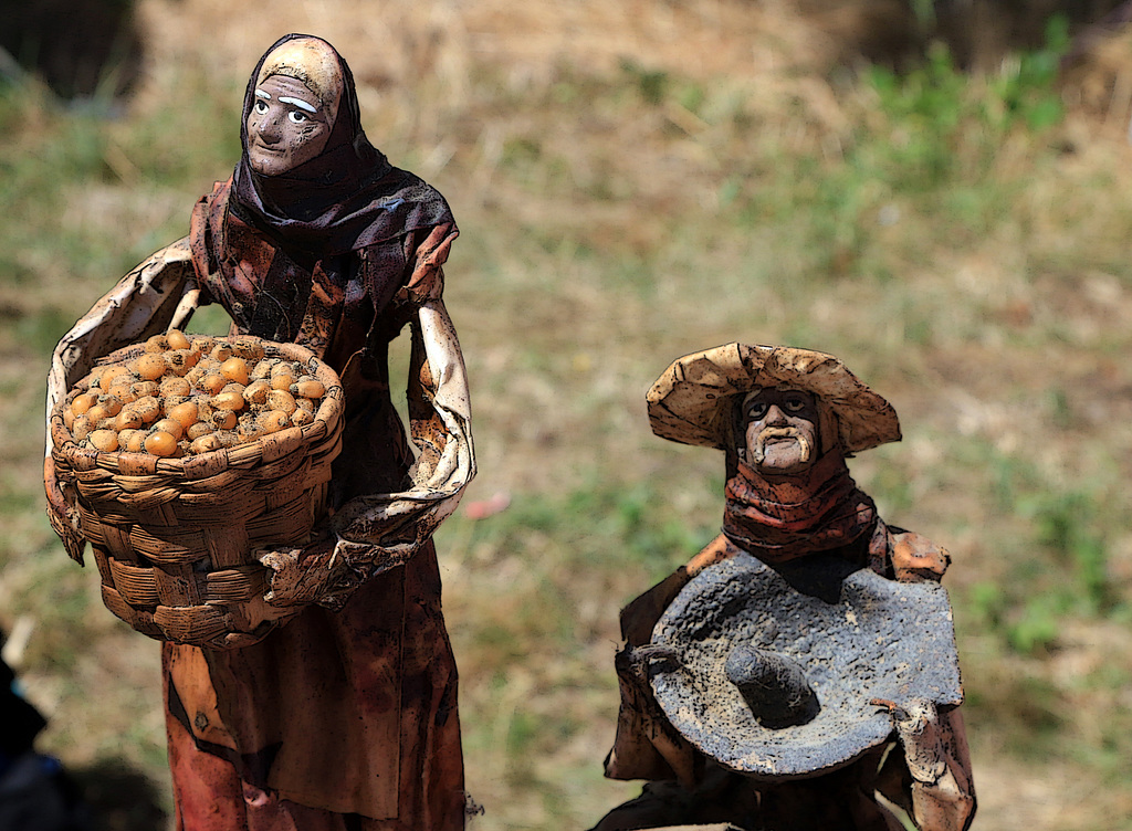 Santons en papier mâché